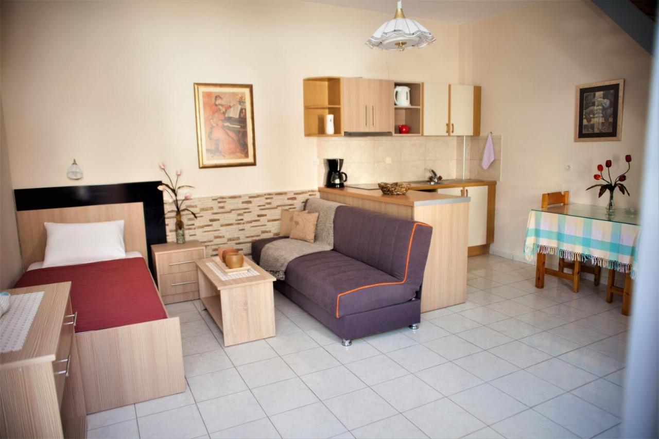 Palmira Apartments Makrýgialos Esterno foto